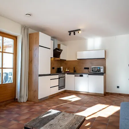 아파트 By We Rent 카프룬