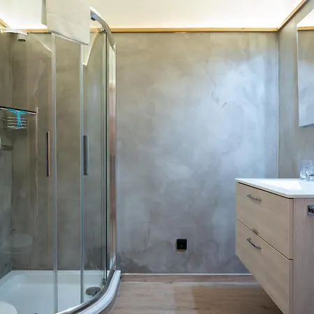 By We Rent * 카프룬