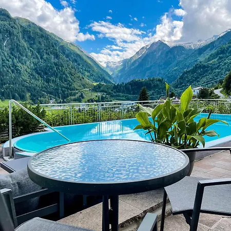 By We Rent 카프룬