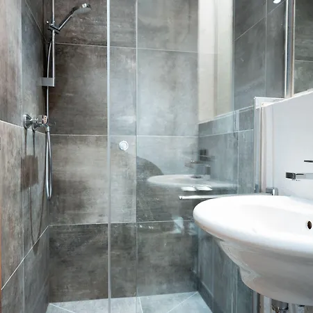 By We Rent * 카프룬